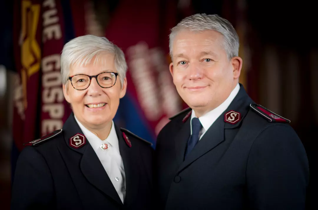 A photo of territorial leaders Commissioners Jenine and Paul Main.