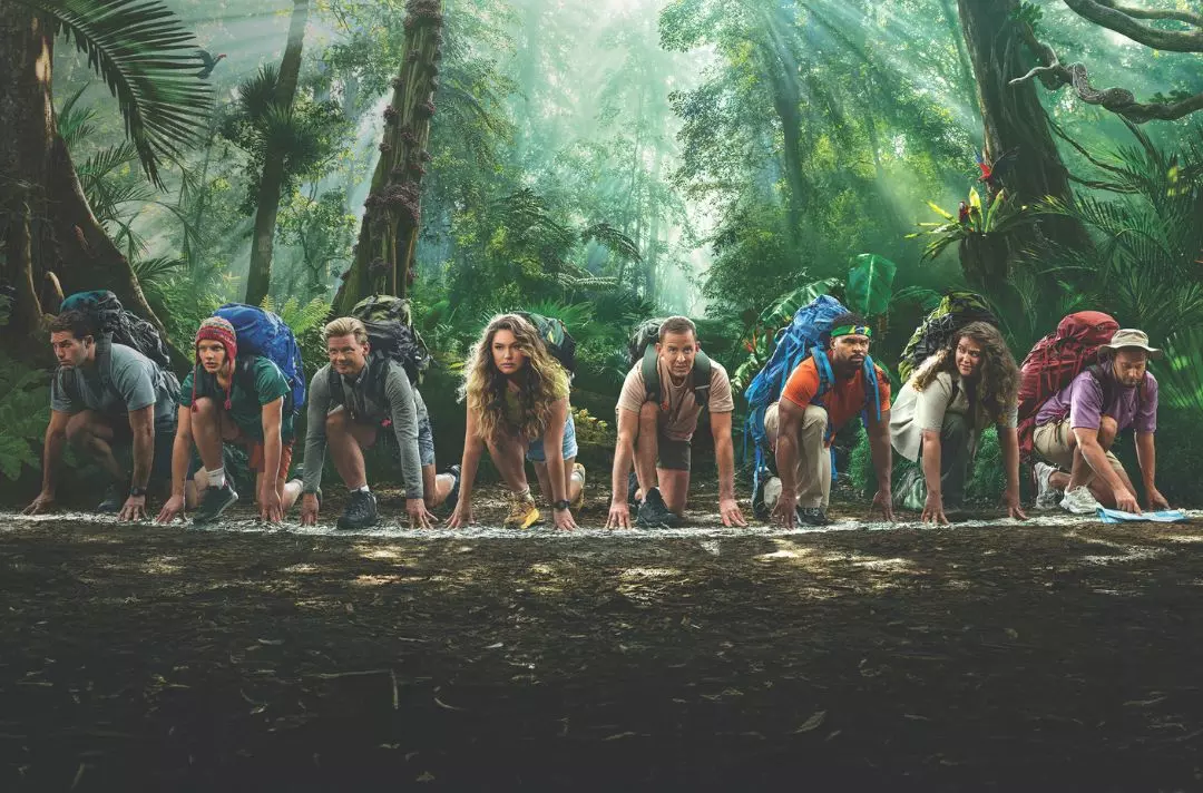 A photo of the cast of Celebrity Race Across the World