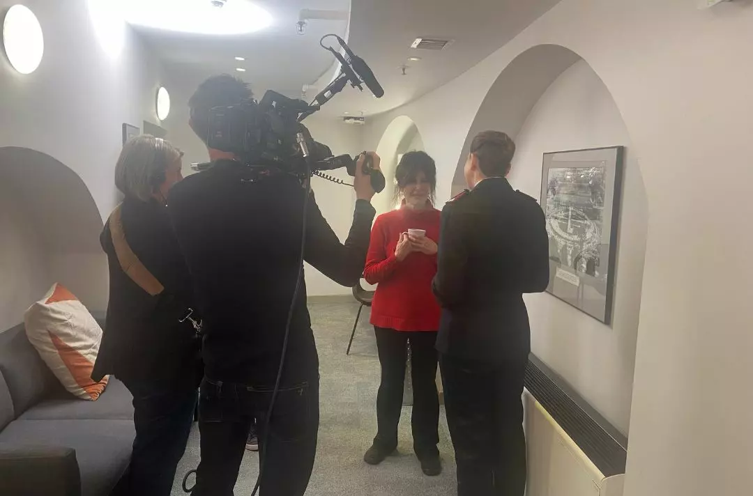 Jo Moir chatting with Sally Dexter