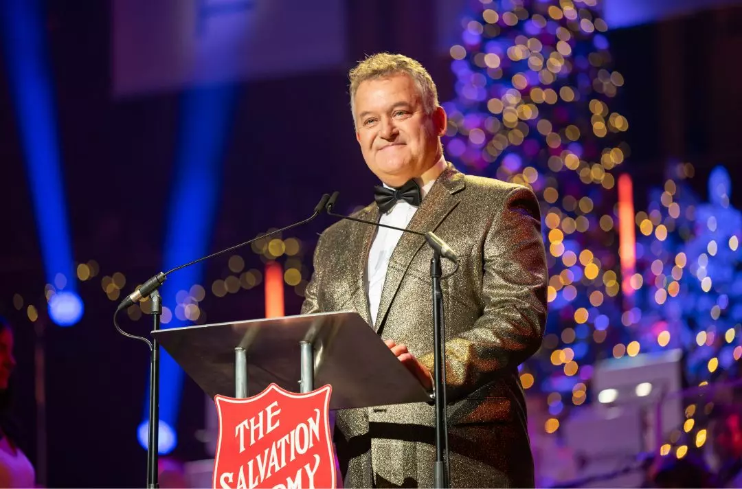 Paul Burrell reads Matthew 5:14-16