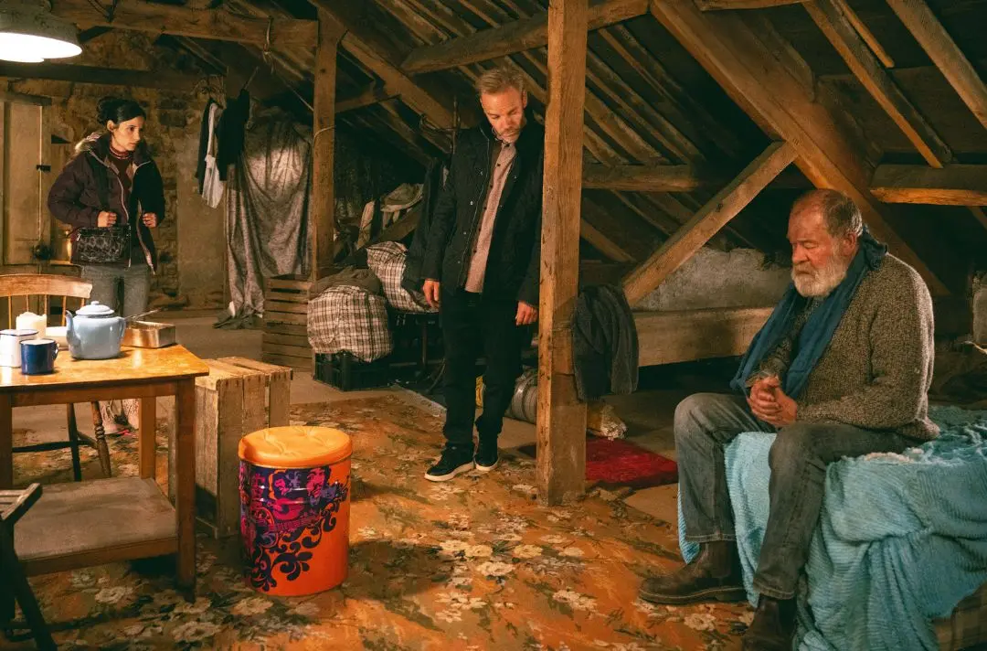 Anya (left) and Bear (right) are controlled by Ray (centre)