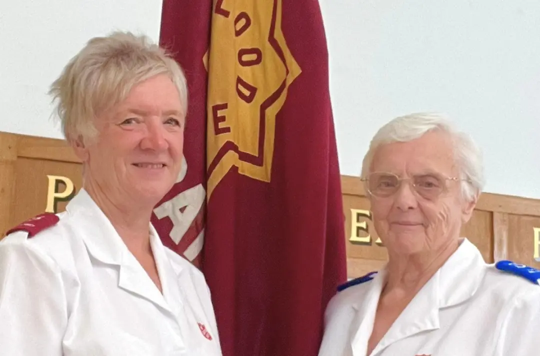 A photo shows Moyra and Ruth Morey.