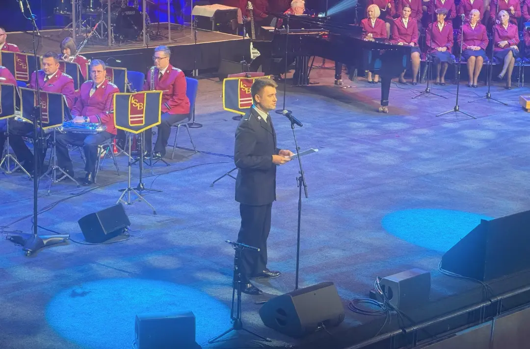 Jonathan Evans introduces, drawing a connection between the struggle of God’s people and the drive of the early Salvation Army trying to break ground and bring hope in the streets of East London