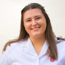 A photo of Hannah Carr.